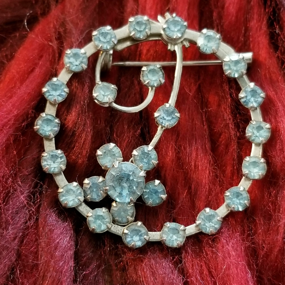 Vintage baby blue circle brooch silver tone Pin pale pastel